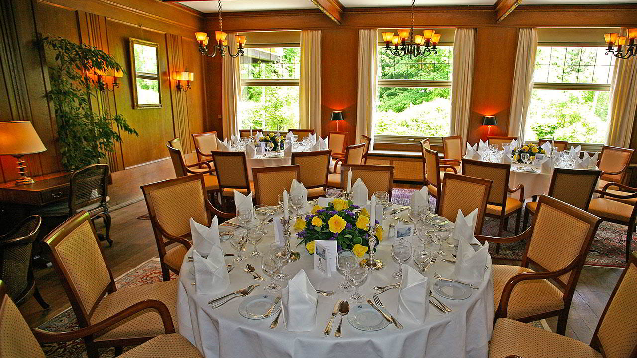 024-Restaurant.jpg